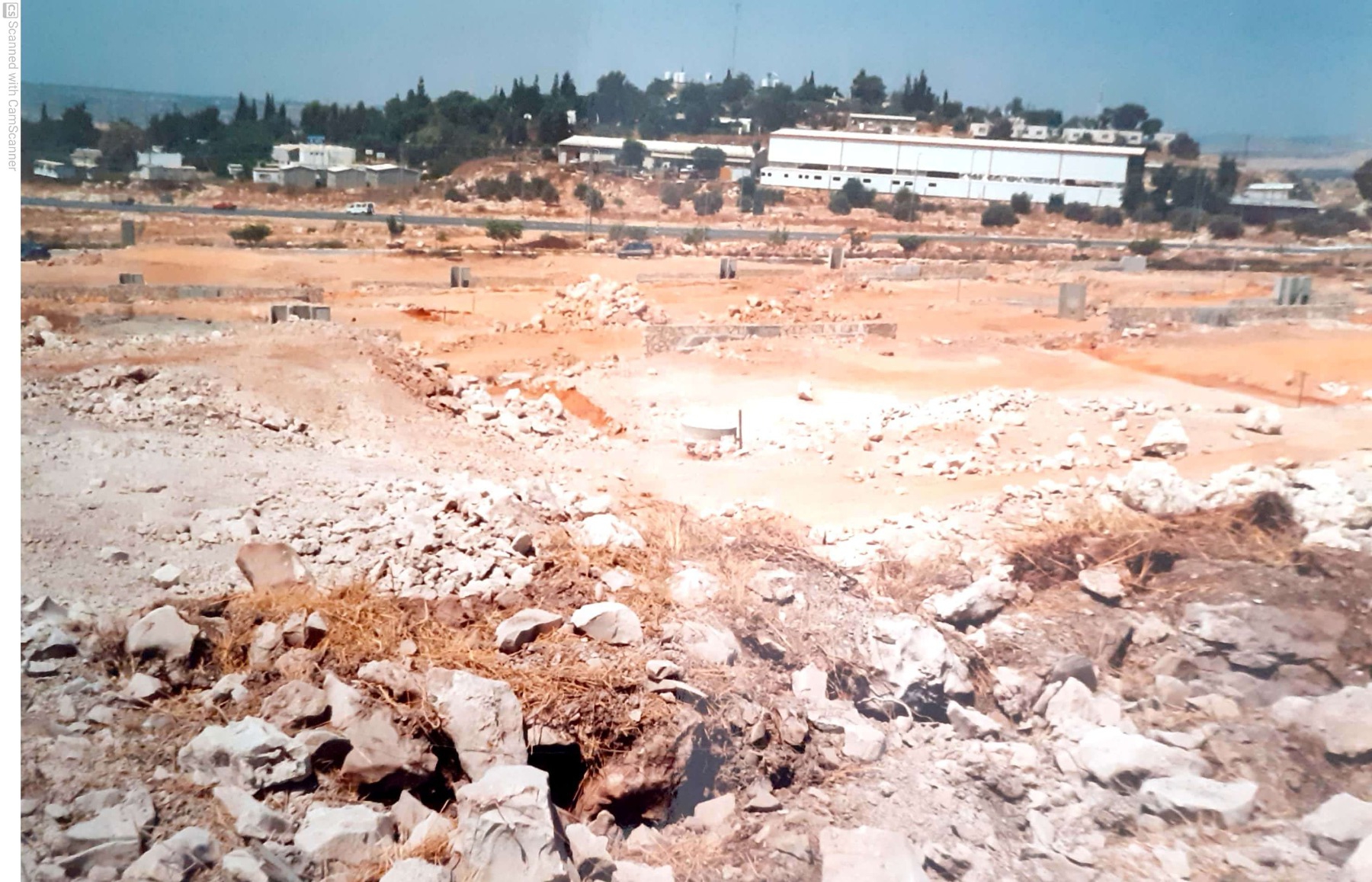 תחילת עבודות הפיתוח - מבט מדרום (צילום: משפחת זילברשץ)