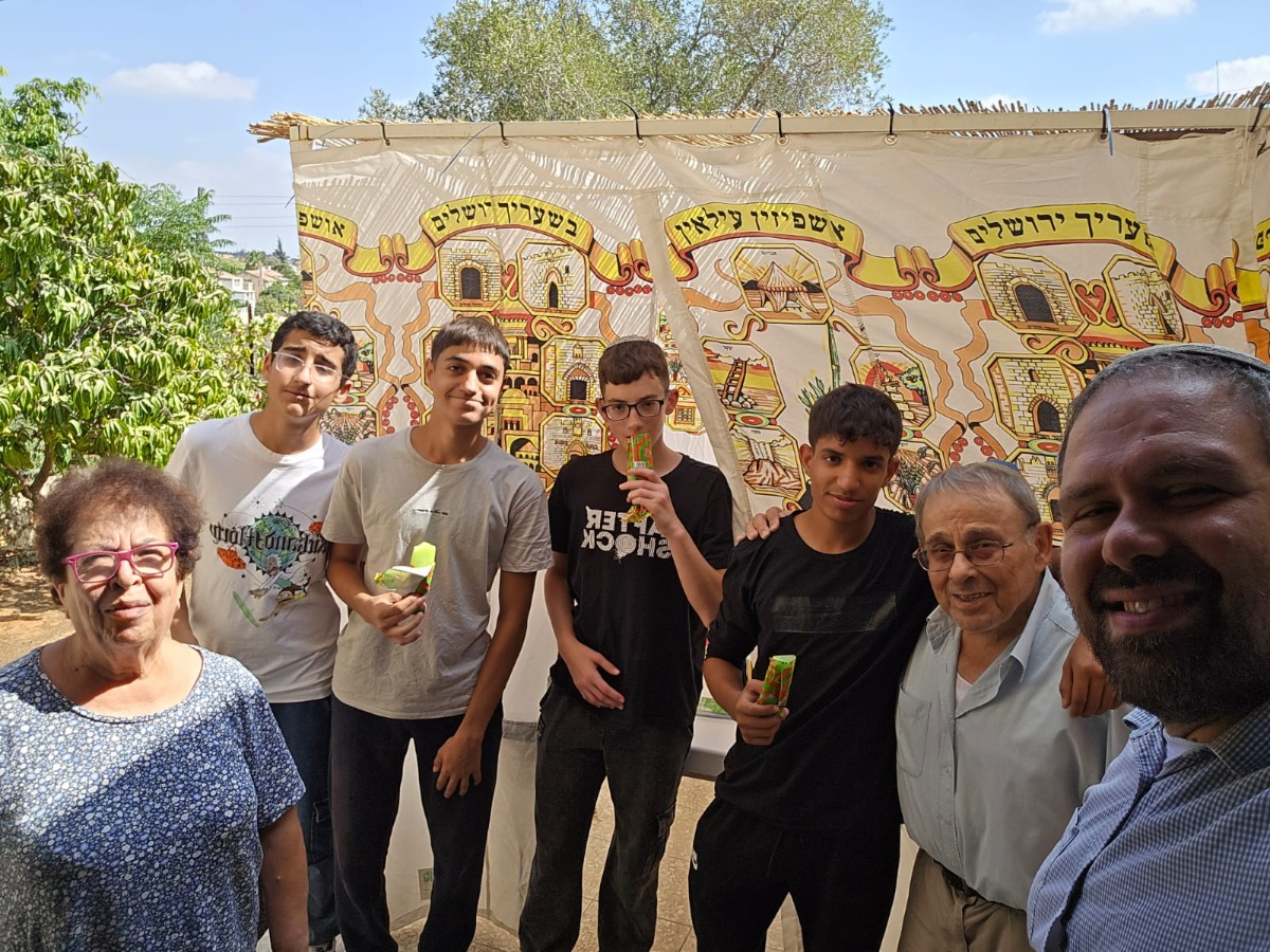 אהד גילי יהל יהלי שהקימו סוכה לגדי קופמן (16/09/2025)