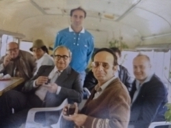 הנשיא יצחק נבון ופמלייתו אוכלים במזנון רייק (באדיבות משפחת רייק, תשרי תשפ"ו 2025)