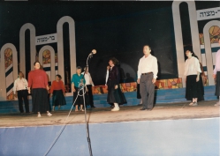 מחזמר "תולדות אלקנה" בביצוע תושבי היישוב