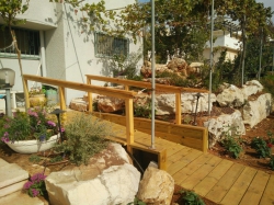 הכניסה למרפאה מרחוב שיר השירים
