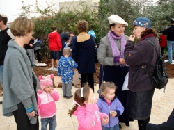 עידית בצר, חנה שמרלינג וסיבה קויאט