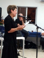 רבקה רינסקי מברכת
ניסן 2012