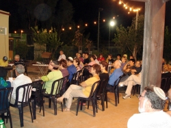 הרמת כוסית  במועדון 50 פלוס ערב ראש השנה תשע"ג