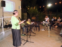 הרמת כוסית  במועדון 50 פלוס ערב ראש השנה תשע"ג