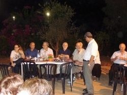 הרמת כוסית  במועדון 50 פלוס ערב ראש השנה תשע"ג