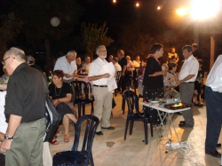 הרמת כוסית  במועדון 50 פלוס ערב ראש השנה תשע"ג