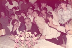 הרב שלמה גורן וזבולון המר (צילם: עקיבא אייזנברג)