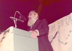 הרב שלמה גורן (צילם: עקיבא אייזנברג)