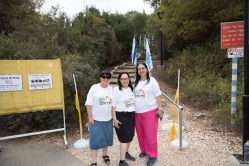 סלין מיכליס, רוחי רוזנבלום ורונית זילברשץ - מנהלות מיזם השביל (צילום: דני סיטרון)