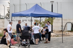 תחנה מס' 5: תעלות הקשר - בהדרכת יסכה זמירי ועדי שרון (צילום: דני סיטרון)