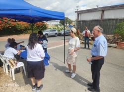 יפעת גודינר והוריה שמואל ואסתר דורפמן (צילום: דני סיטרון)