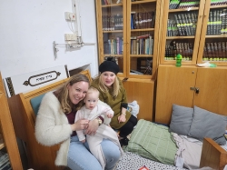 במקלט הציבורי בבית-הכנסת "אחוה ורעות" בשכונת ה-165 (01/03/2026)